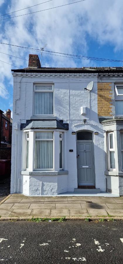 3 Double Bed Brittania Styled Central Home Near Lfc Sleeps 6 With Free Business Super Fast Fibre Broadband Liverpool Extérieur photo
